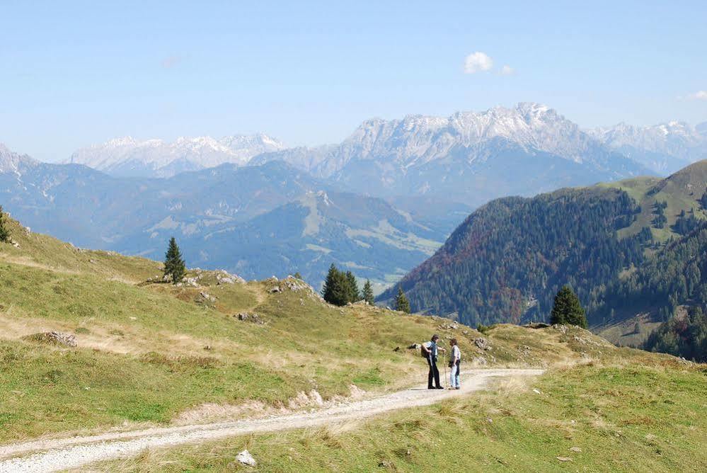 Romantik Aparthotel Sonnleitn Sankt Johann in Tirol Bagian luar foto